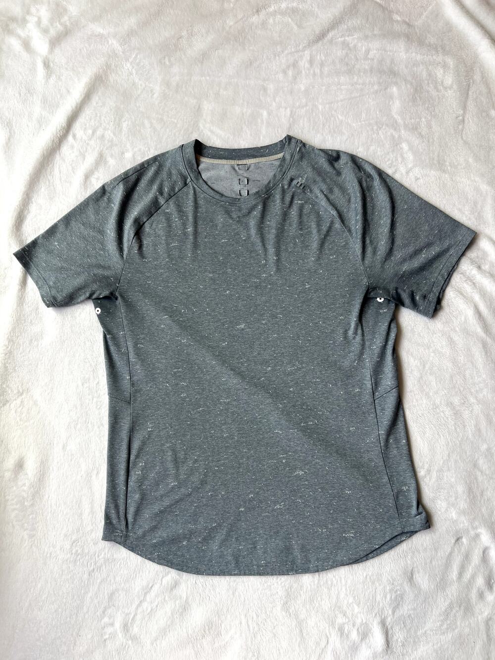 Lululemon Blue/Gray White Flecked Performance S/S T Shirt Size M Curved Hem